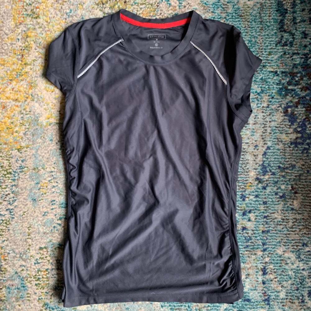 Athleta Run Tee size M 💙 Awesome!!